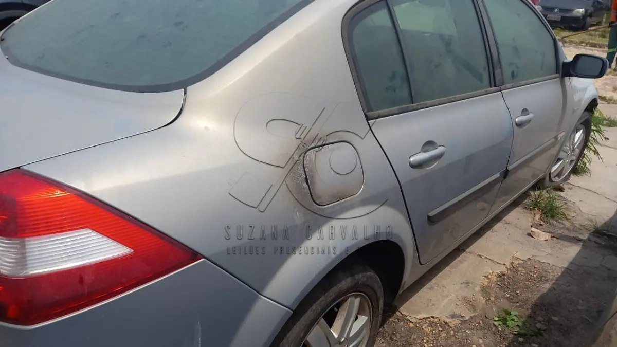 LOTE 013 - VEÍCULO RENAULT MEGANE