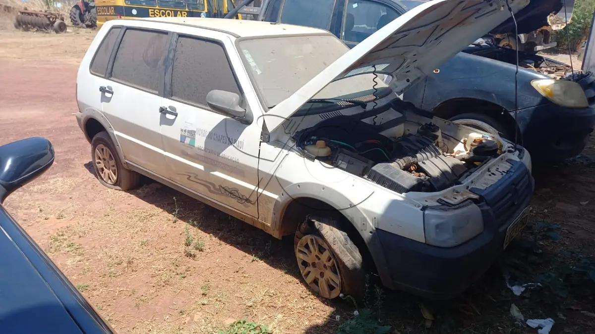 LOTE 009 - FIAT UNO