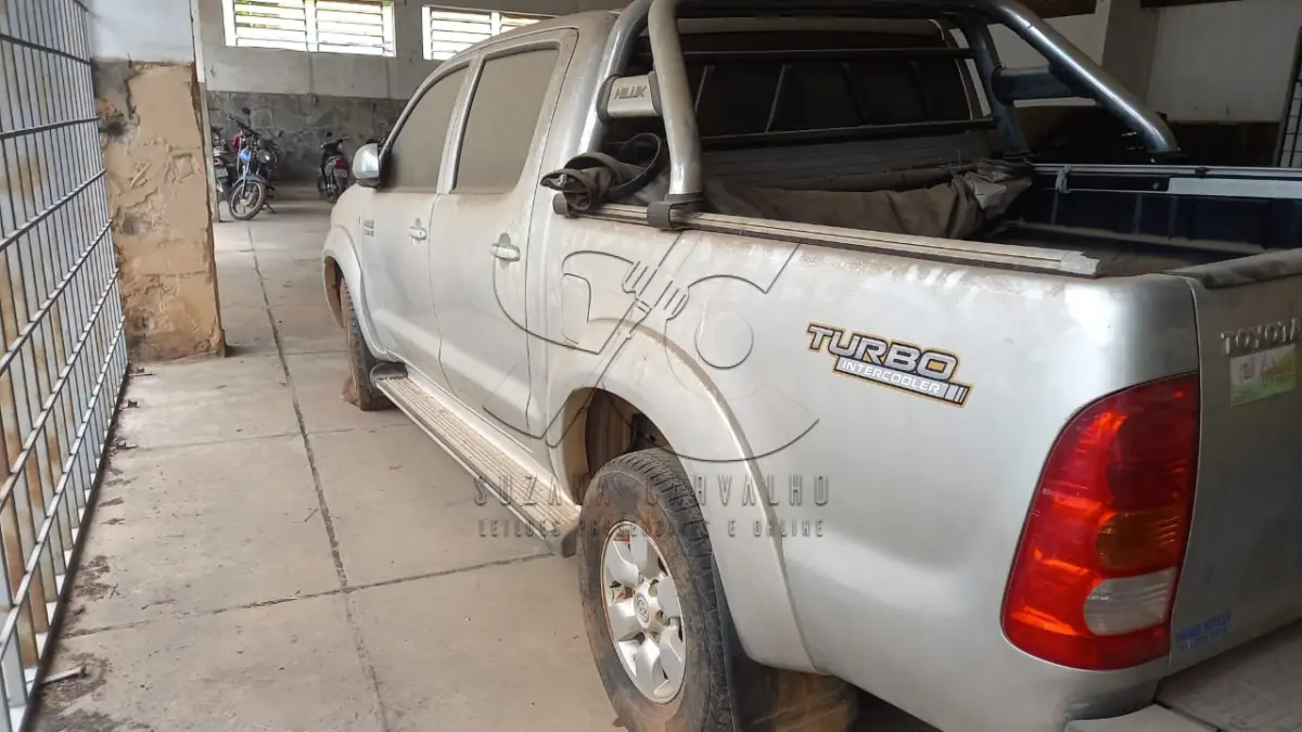 LOTE 018 - VEÍCULO TOYOTA HILLUX