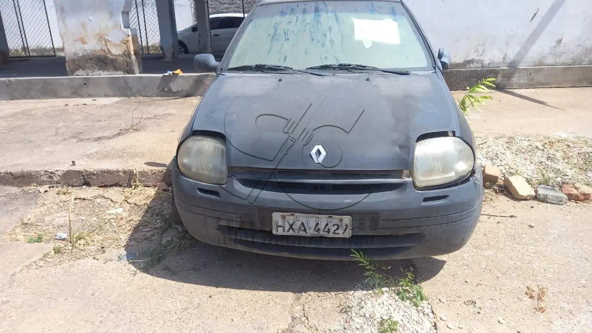LOTE 015 - VEÍCULO RENAULT CLIO RL