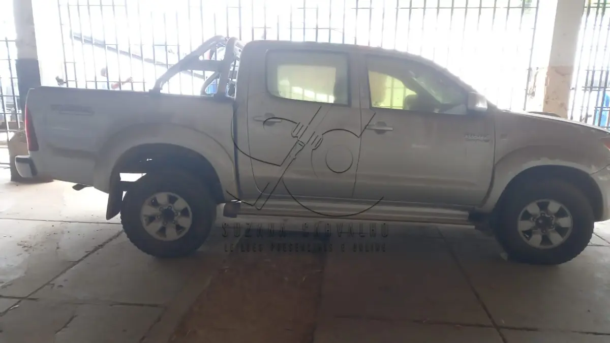 LOTE 018 - VEÍCULO TOYOTA HILLUX