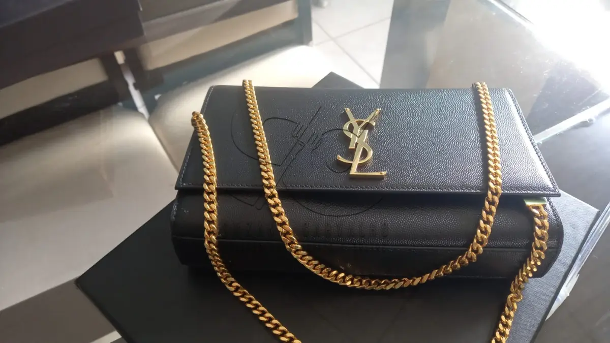 LOTE 002 - BOLSA/SANDÁLIA S.LAURENT ORIGINAIS