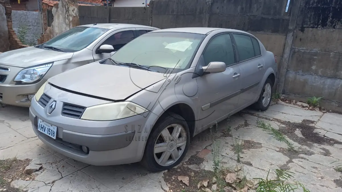 LOTE 013 - VEÍCULO RENAULT MEGANE