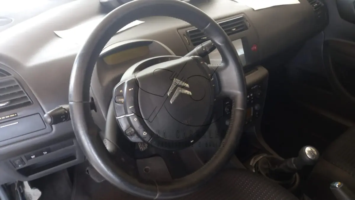 LOTE 017 - VEÍCULO CITROEN C4 20 VTR