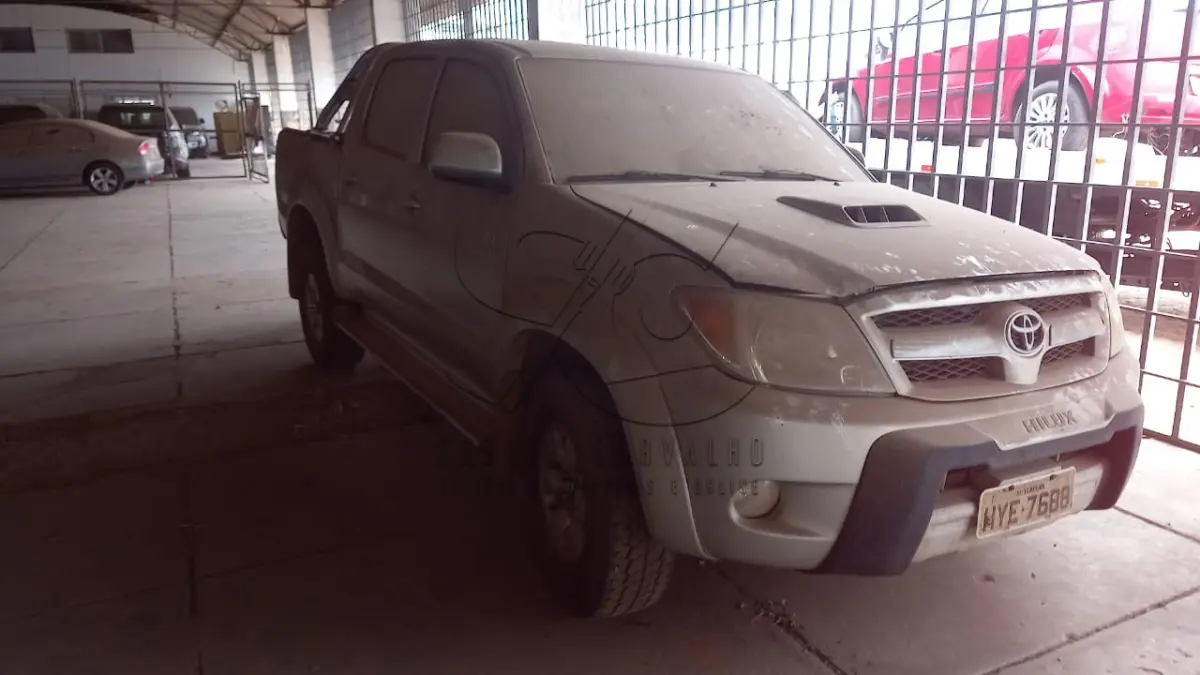 LOTE 018 - VEÍCULO TOYOTA HILLUX
