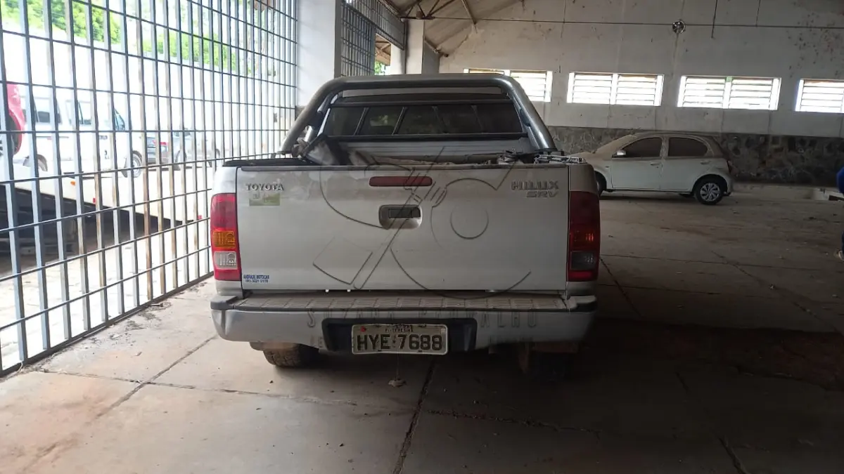 LOTE 018 - VEÍCULO TOYOTA HILLUX