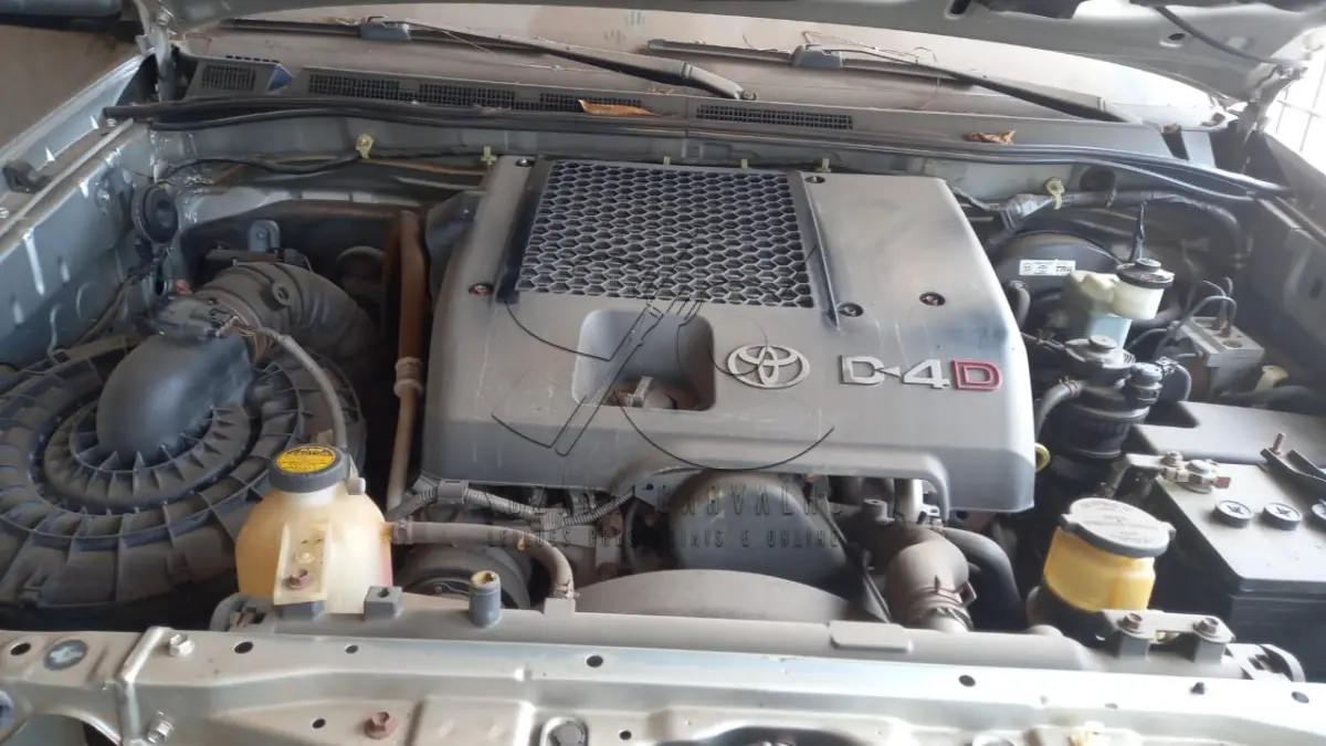 LOTE 018 - VEÍCULO TOYOTA HILLUX