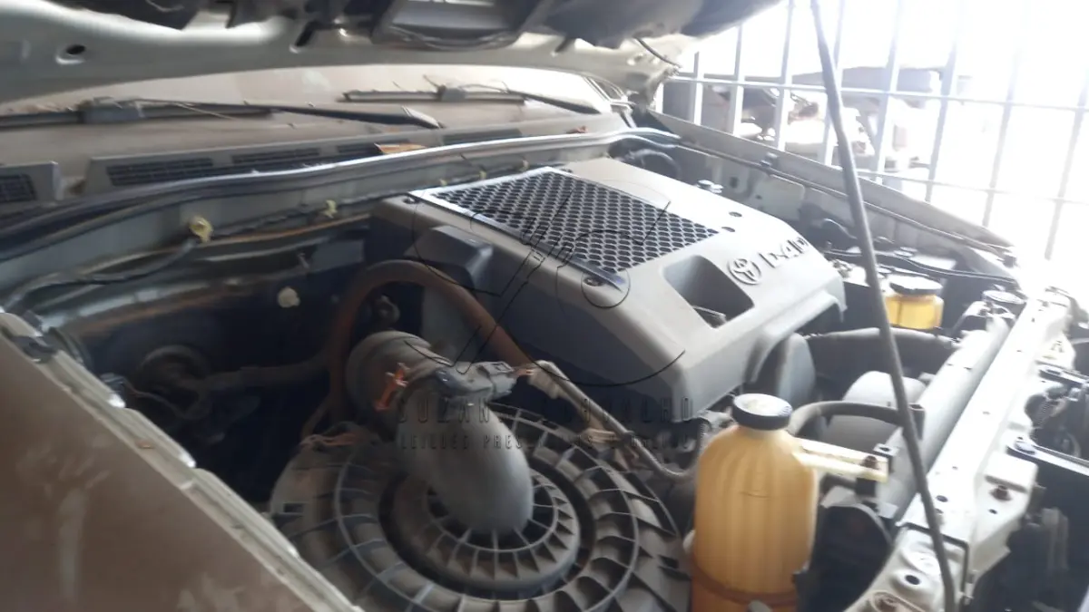 LOTE 018 - VEÍCULO TOYOTA HILLUX