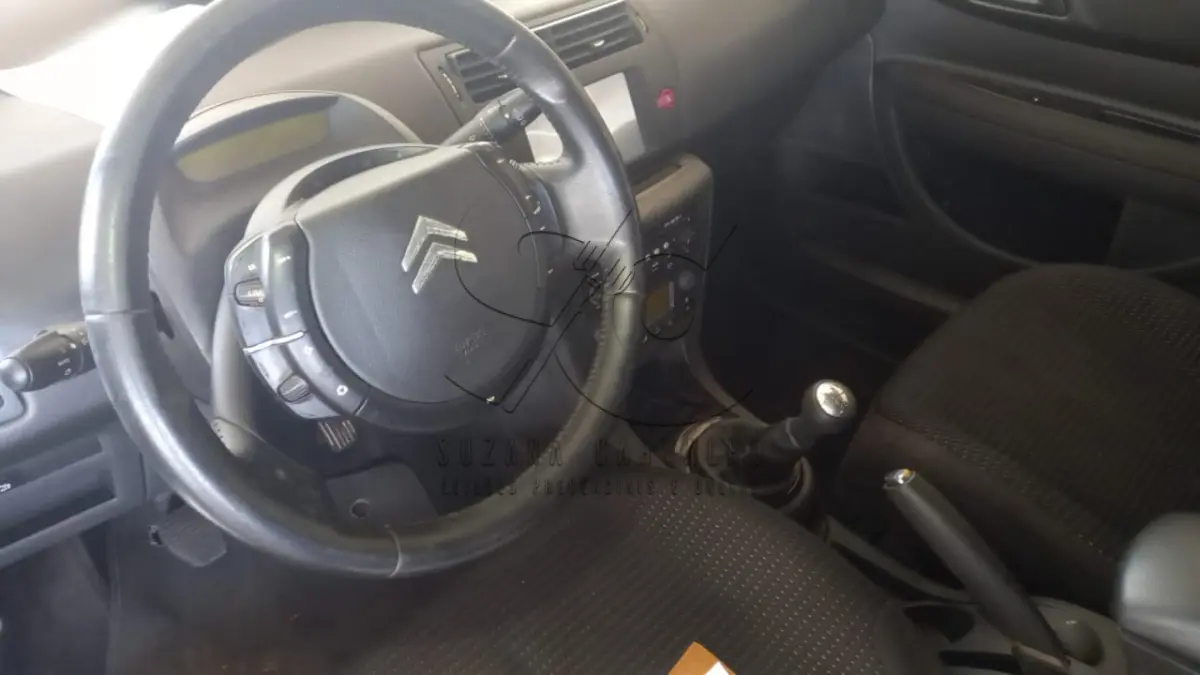 LOTE 017 - VEÍCULO CITROEN C4 20 VTR