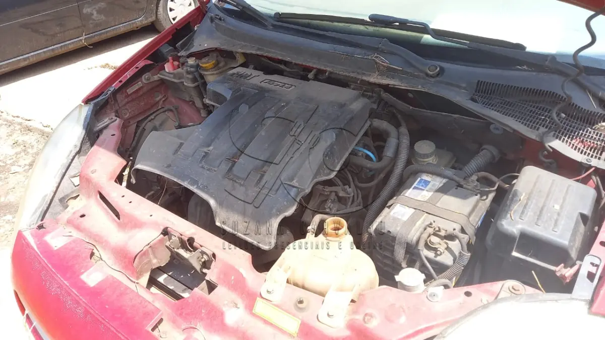 LOTE 012 - VEÍCULO FIAT PUNTO