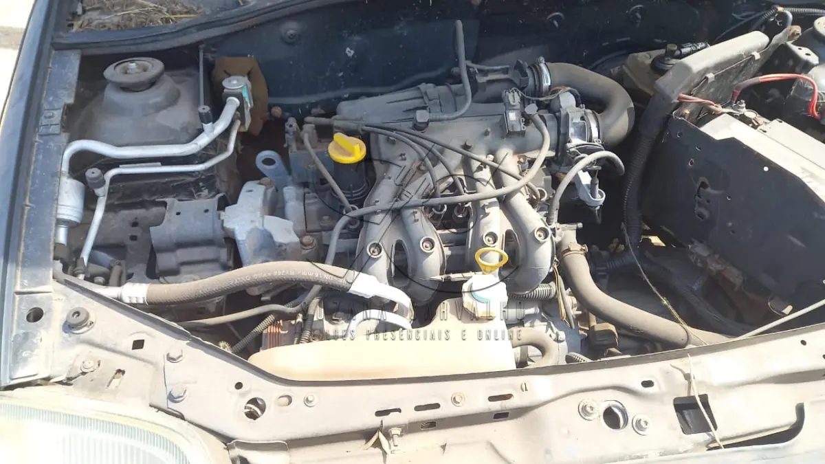 LOTE 015 - VEÍCULO RENAULT CLIO RL