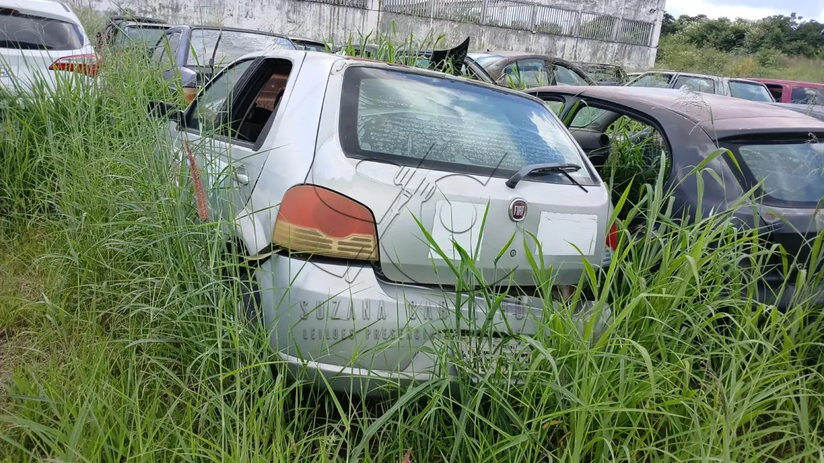 LOTE 005 - SUCATA FIAT PÁLIO