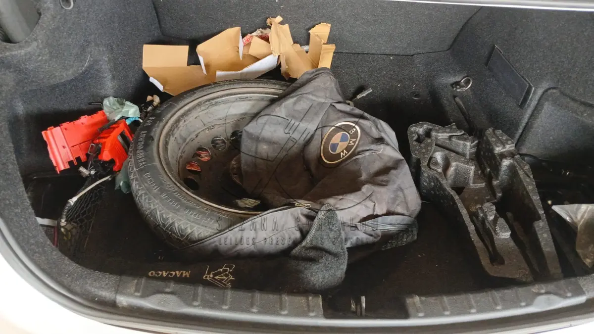 LOTE 008 - I BMW 320I ACTIVE FLEX