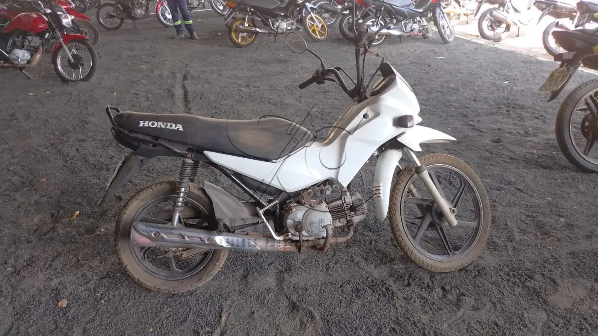 LOTE 007 - HONDA CG POP 100 2014/2015