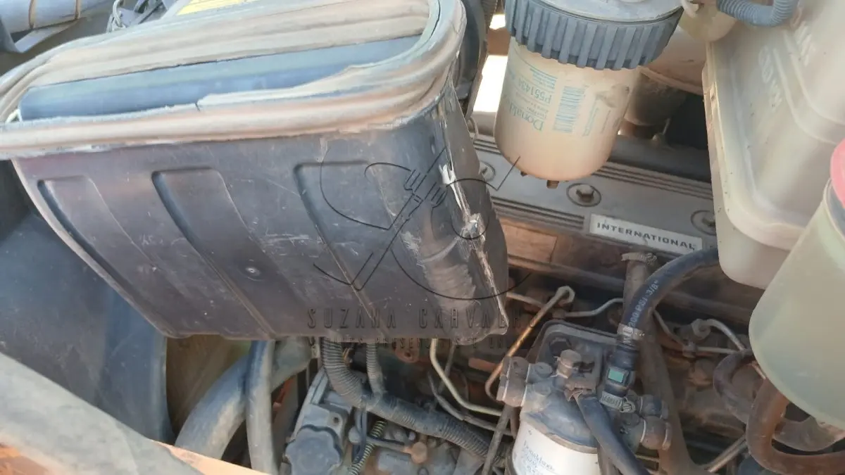 LOTE 005 - RETROESCAVADEIRA JCB