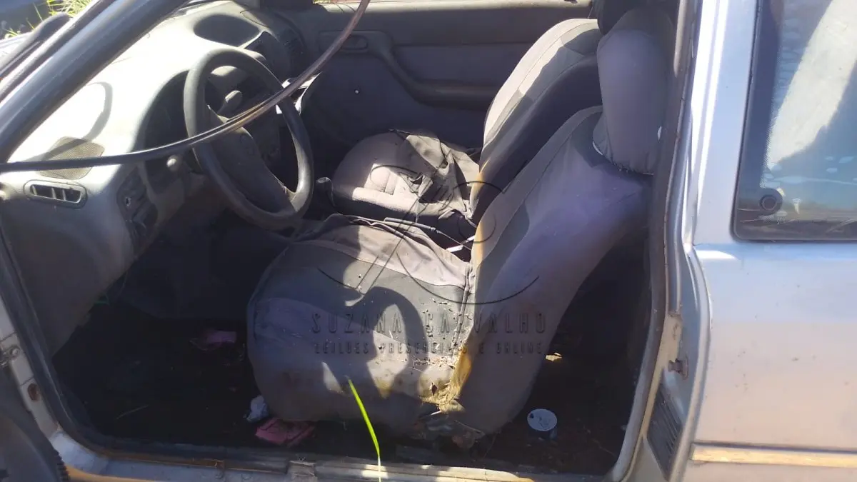 LOTE 012 - SUCATA VW GOL 1000I 1995