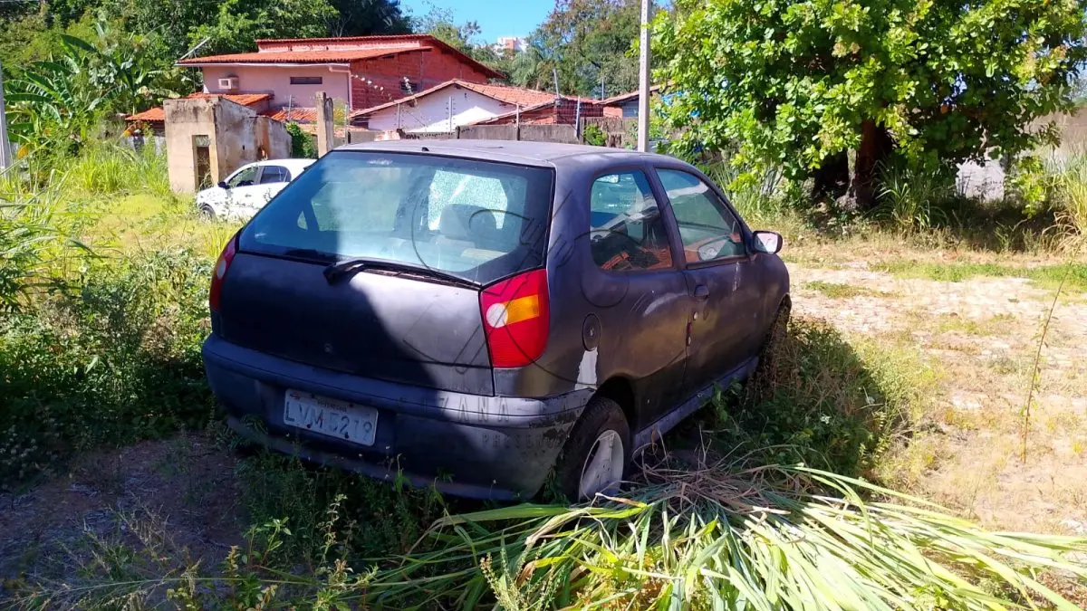 LOTE 004 - SUCATA FIAT PÁLIO EX