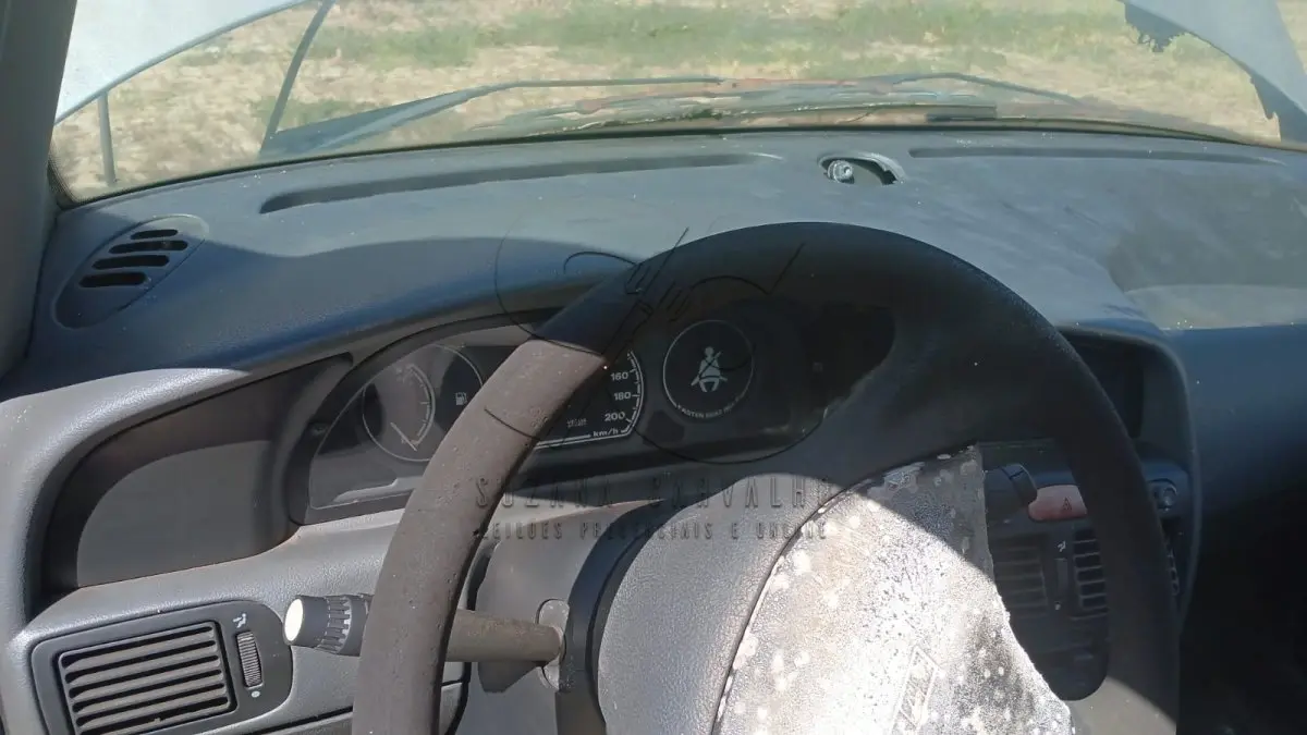 LOTE 004 - SUCATA FIAT PÁLIO EX