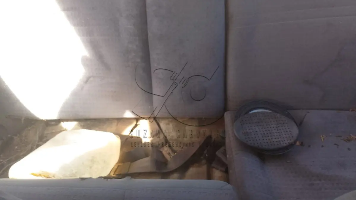 LOTE 012 - SUCATA VW GOL 1000I 1995