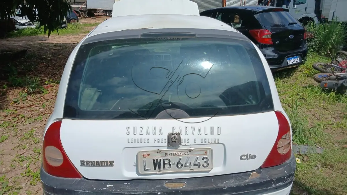 LOTE 001 - SUCATA RENAULT CLIO 2001