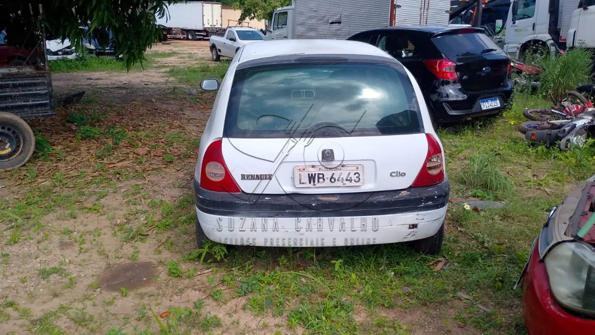 LOTE 001 - SUCATA RENAULT CLIO 2001