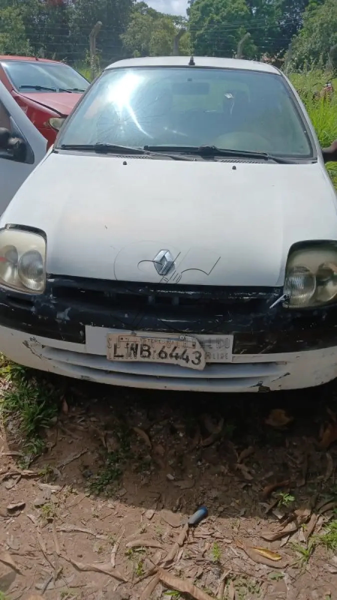 LOTE 001 - SUCATA RENAULT CLIO 2001