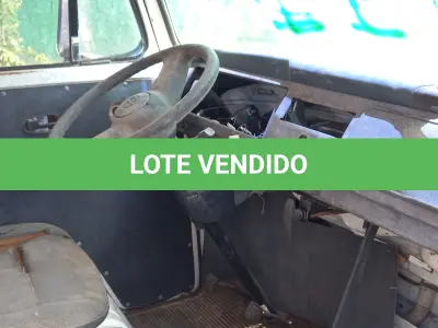 LOTE 011 - VW KOMBI