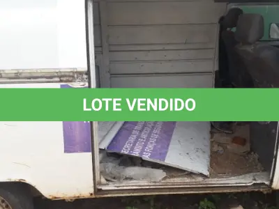 LOTE 011 - VW KOMBI