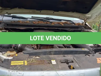 LOTE 026 - CAMIONETA AMBULÂNCIA FORD