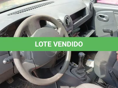 LOTE 001 - VEÍCULO RENAULT