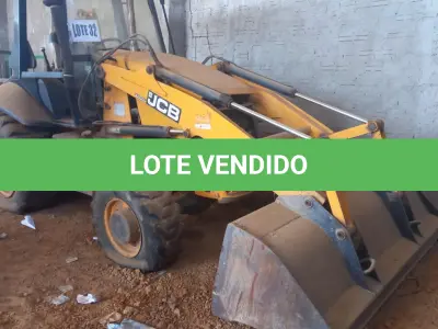 LOTE 032 - RETROESCAVADEIRA