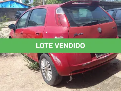 LOTE 012 - VEÍCULO FIAT PUNTO