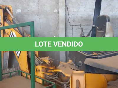 LOTE 032 - RETROESCAVADEIRA