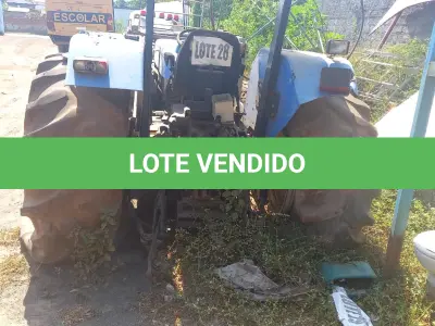 LOTE 028 - TRATOR NEW HOLLAND