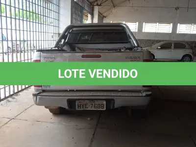 LOTE 018 - VEÍCULO TOYOTA HILLUX