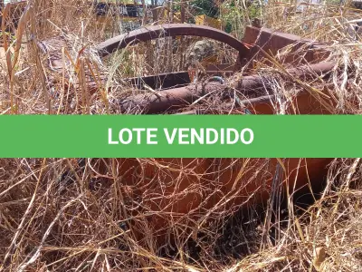 LOTE 017 - TRATOR SOBRE RODAS