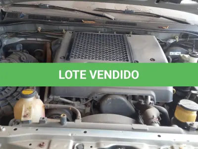 LOTE 018 - VEÍCULO TOYOTA HILLUX