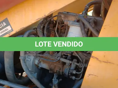 LOTE 005 - RETROESCAVADEIRA JCB