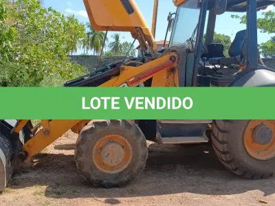 LOTE 005 - RETROESCAVADEIRA JCB