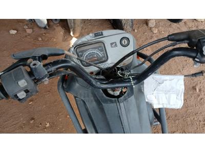 LOTE 004 - MOTO HONDA