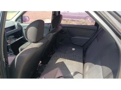 LOTE 001 - VEÍCULO RENAULT