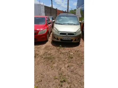 LOTE 011 - FIAT IDEA ATTRACTIVE 2011