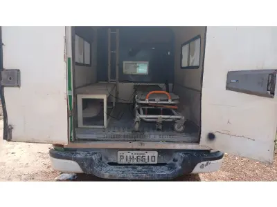 LOTE 001 - CAMIONETA AMBULÂNCIA CHEVROLET