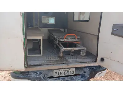 LOTE 001 - CAMIONETA AMBULÂNCIA CHEVROLET