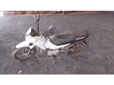 LOTE 007 - HONDA CG POP 100 2014/2015