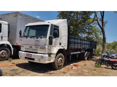 LOTE 015 - FORD CARGO 2422 BELP SL 2009