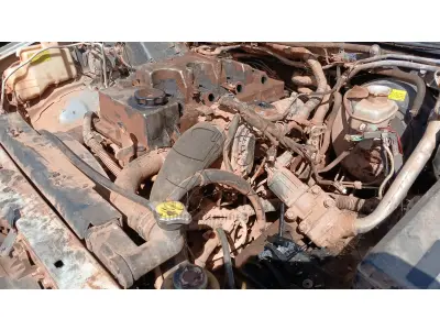 LOTE 002 - CAMIONETA MMC