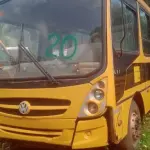 LOTE 020 - Sucata de Ônibus VW/15-190, cor amarela, s/placa. (Sem documentação para transferência, por ser sucata).