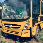 LOTE 020 - Sucata de Ônibus VW/15-190, cor amarela, s/placa. (Sem documentação para transferência, por ser sucata).