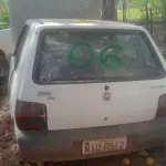 LOTE 006 - Sucata de Fiat Uno Way, cor branca. (Sem documentação para transferência, por ser sucata).